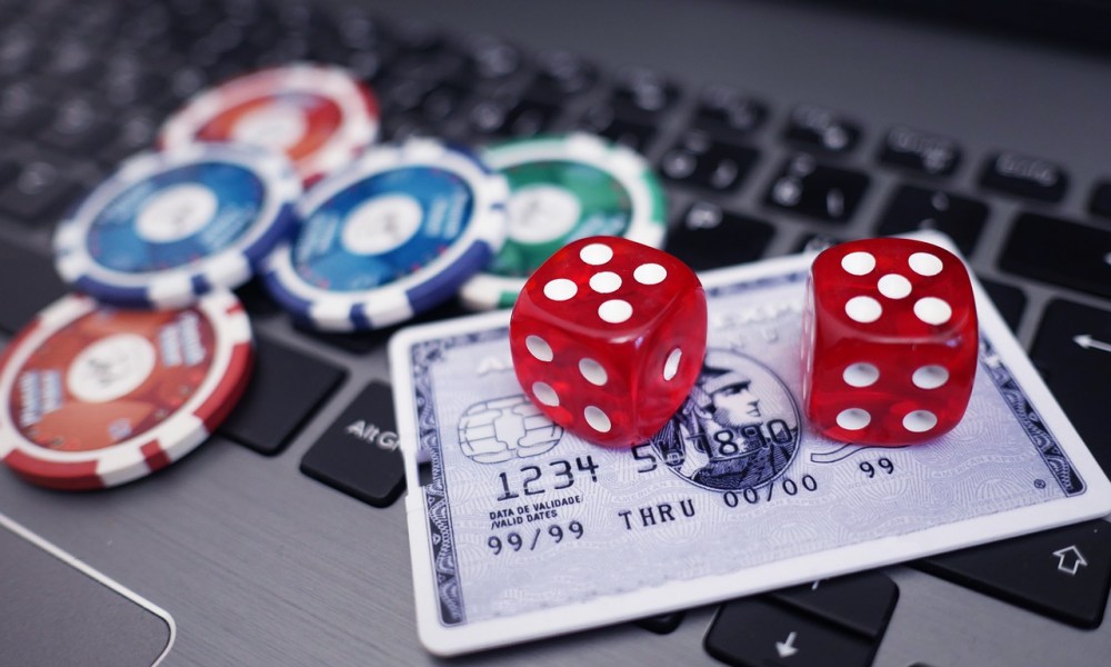 How does live casinos are way different from land based ones?
