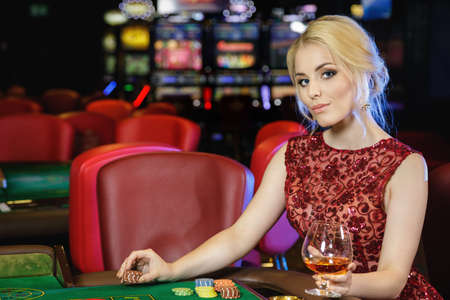 Exploring Live Dealer Features Within Online Casino Experiences Comfortably Anytime